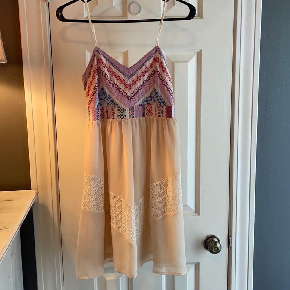 Size M flying tomato dress